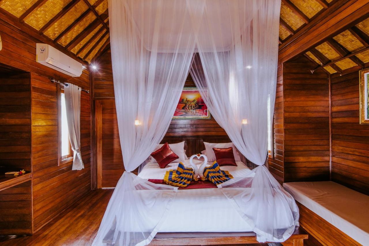 Sunday Huts Guest house 3*